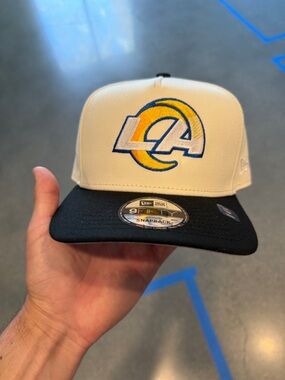 New Era 9FIFTY Snapback Hat in White, Black & Gray with Yellow/Blue Logo